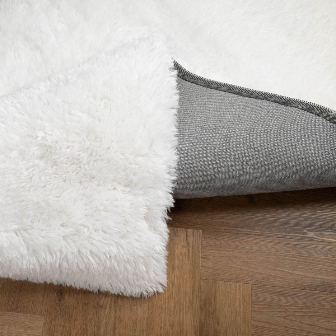 שטיח מליבו שאג 01 לבן | Malibu Shag