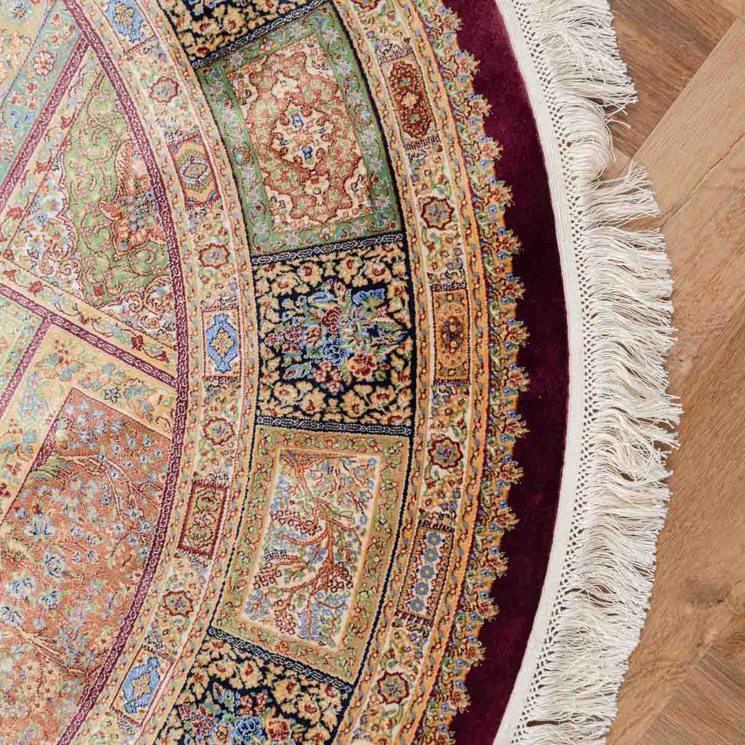 שטיח קום משי ירוק 14 צבעוני | QOM