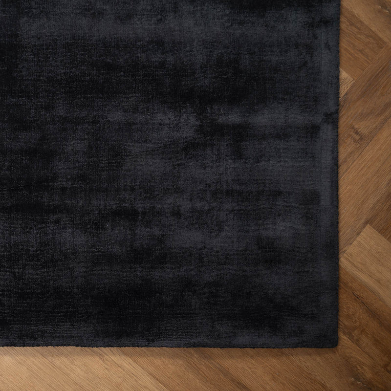 שטיח משי במבוק 01 שחור | Bamboo Silk