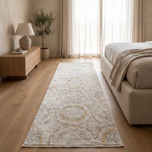 שטיח קראון 149 בז'/זהב | Crown Boutique, Dreamy Morning Glow, styled props.